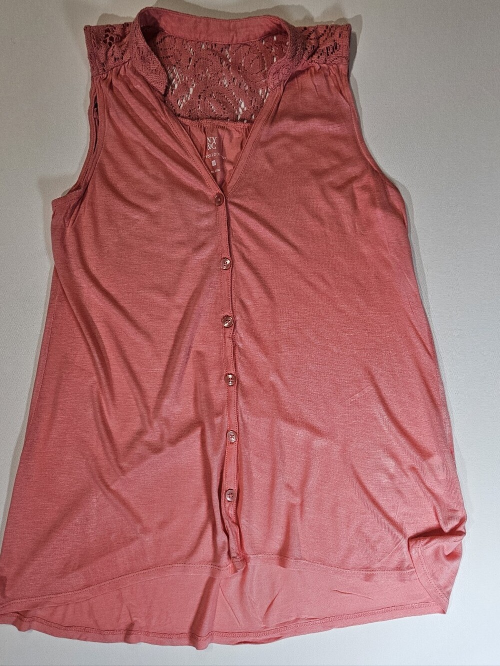 New York & Company Top Womens XS Coral Lace Back Sleeveless Button DownBeautif